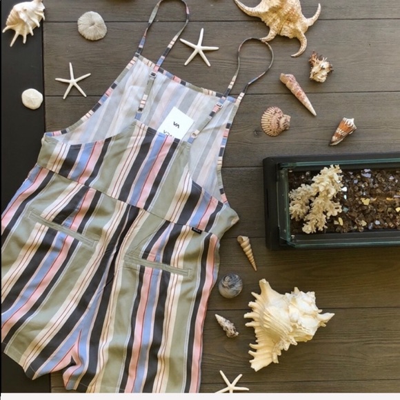 🌴🌼RVCA- STRIPED ROMPER🌼🌴 - Picture 9 of 11